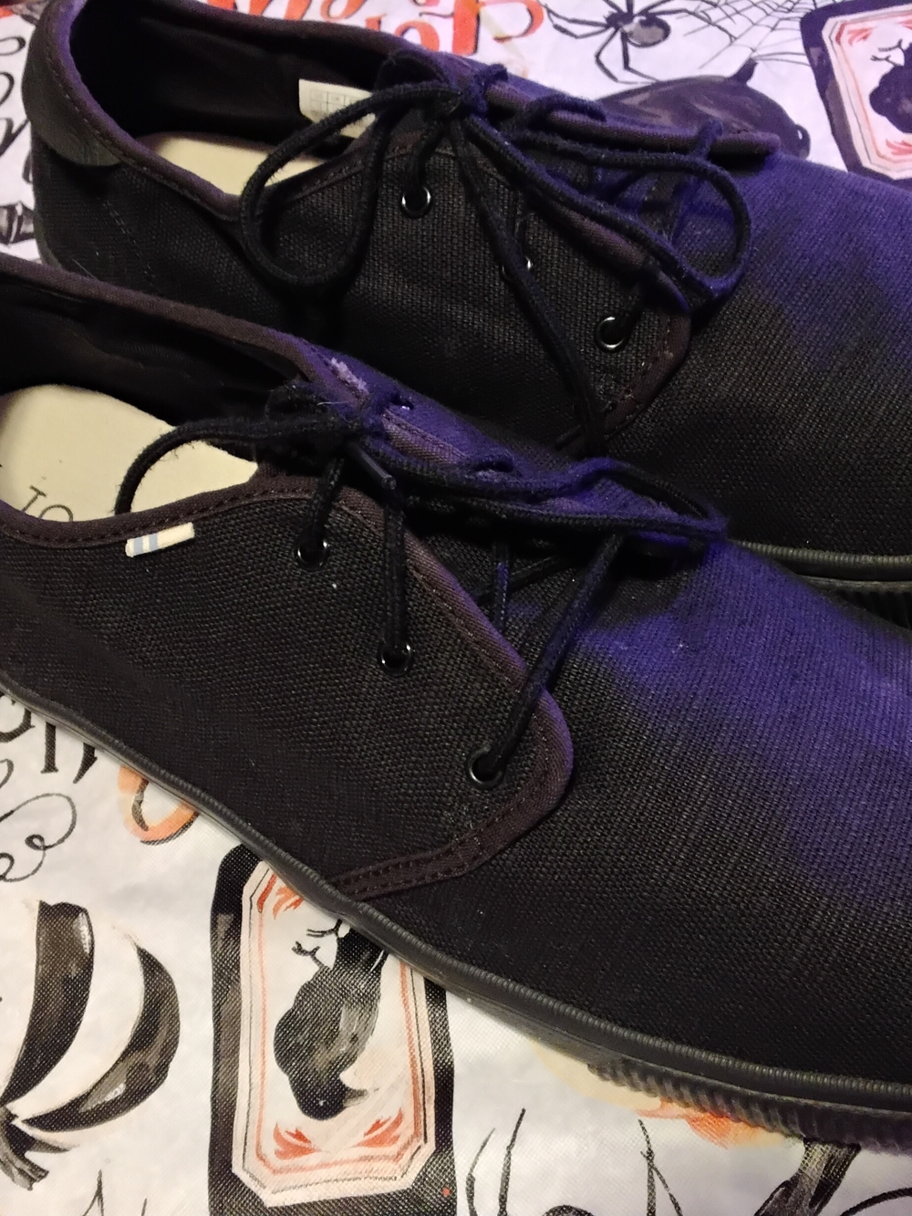 Toms men's size 13 canvas black tennis shoes sneakers lace up